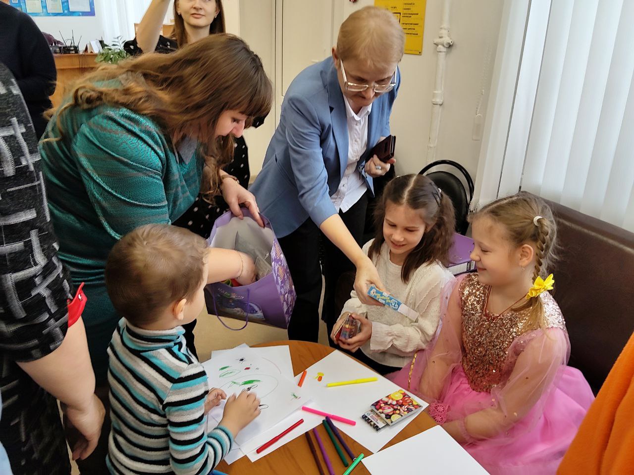 Виктор Кожухов: ПРОКАТ ДЛЯ МАЛЫШАТ. В Курской области при поддержке национального проекта «Семья» продолжается работа по открытию пунктов проката предметов первой необходимости для новорожденных и детей до полутора лет Виктор Кожухов: ПРОКАТ ДЛЯ МАЛЫШАТ. В Курской области при поддержке национального проекта «Семья» продолжается работа по открытию пунктов проката предметов первой необходимости для новорожденных и детей до полутора лет