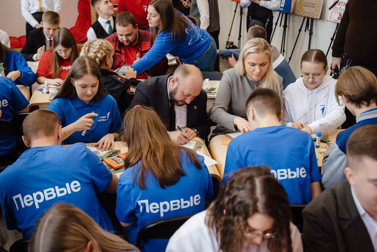 В Курской области единороссы дали старт акции «Елка желаний» В Курской области единороссы дали старт акции «Елка желаний»