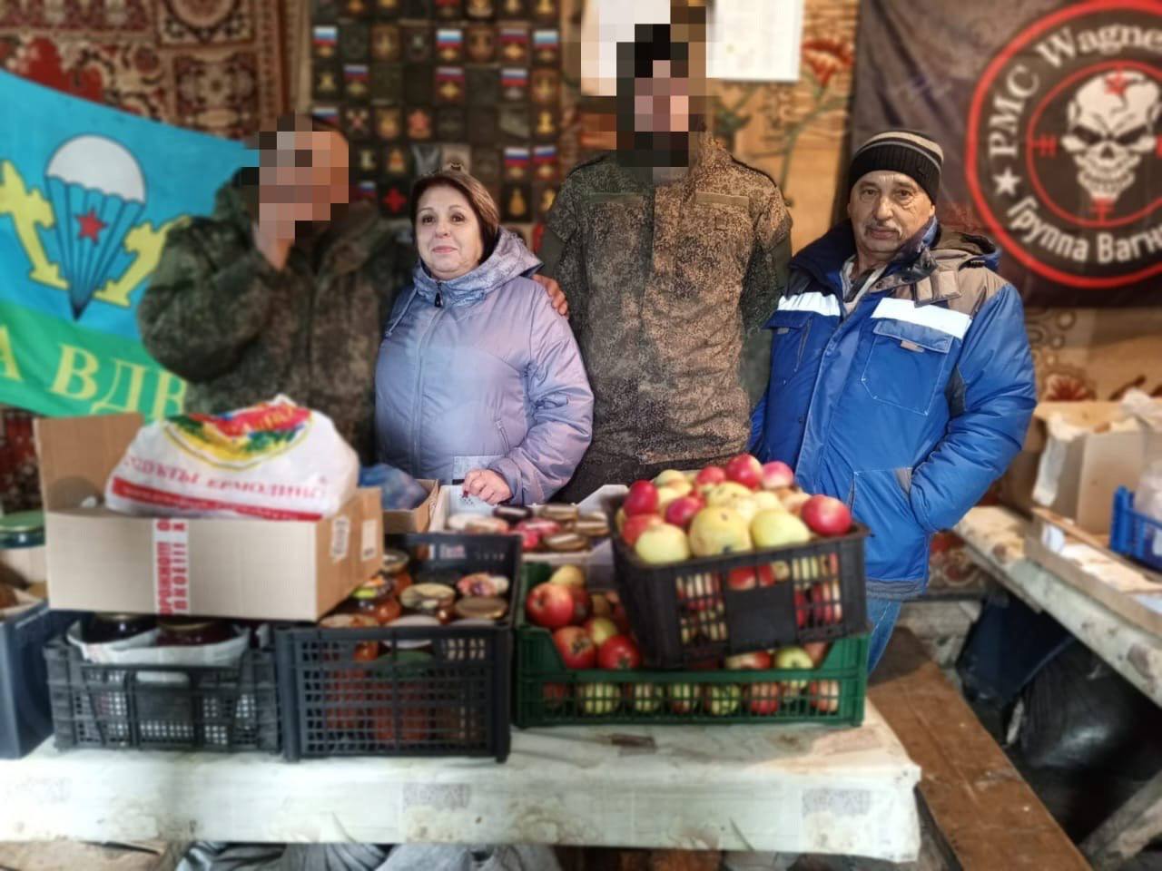 Касторенские единороссы передали бойцам РФ вязанные носки и письма Касторенские единороссы передали бойцам РФ вязанные носки и письма