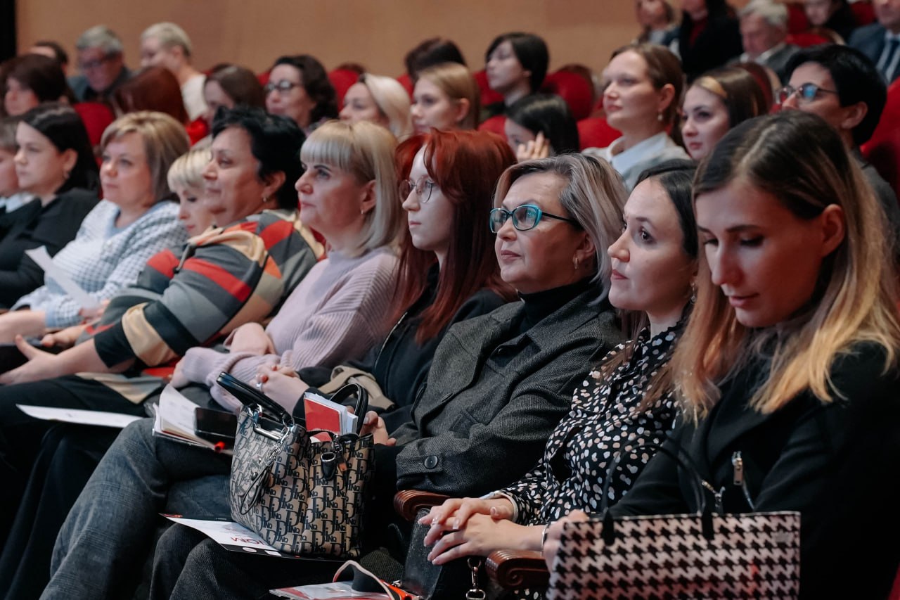 В областном Дворце молодежи состоялось заседание Координационного совета по молодежной политике в Курской области и Межведомственного совета по развитию добровольчества