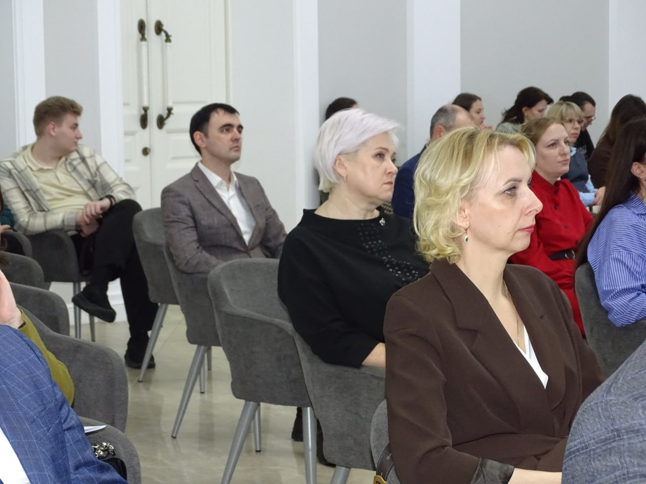 Сегодня в рамках Соглашения о сотрудничестве между Администрацией Курской области и Государственной корпорацией по атомной энергии «Росатом» состоялось совещание по вопросу реализации проекта «Эффективный регион» в Курской... Сегодня в рамках Соглашения о сотрудничестве между Администрацией Курской области и Государственной корпорацией по атомной энергии «Росатом» состоялось совещание по вопросу реализации проекта «Эффективный регион» в Курской...