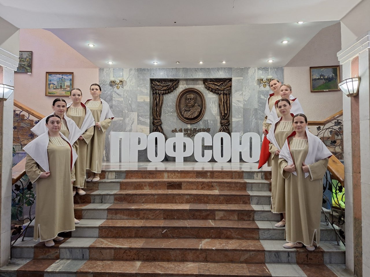 Виктор Кожухов: 16 декабря в городе Курске состоялся заключительный Гала-концерт финалистов областного Смотра художественной самодеятельности работников образования Виктор Кожухов: 16 декабря в городе Курске состоялся заключительный Гала-концерт финалистов областного Смотра художественной самодеятельности работников образования