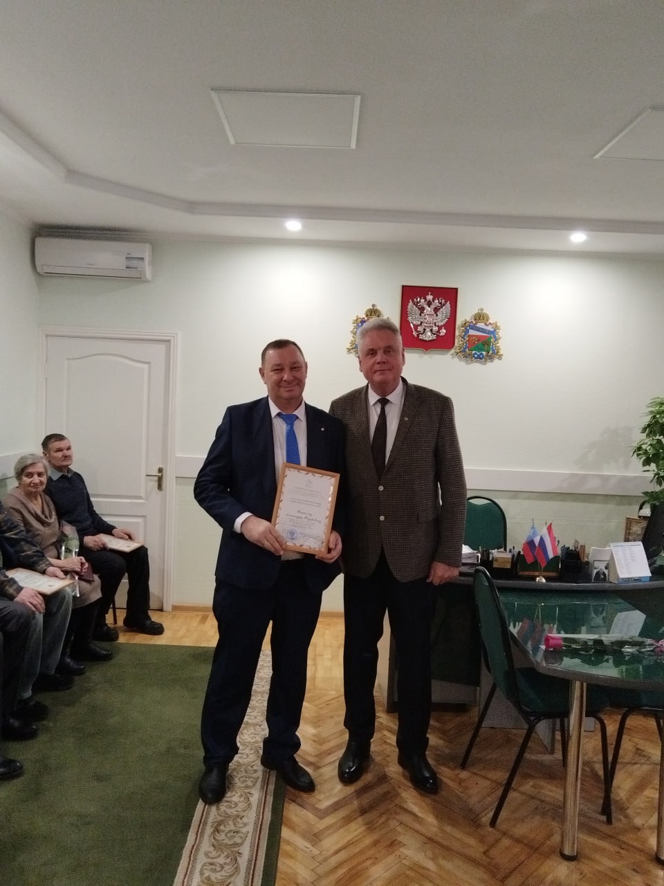 Виктор Кожухов: Одной из главных и добрых традиций уходящего года является чествование людей труда, тружеников полей, специалистов и руководителей сельхозпредприятий! Их ежедневный труд, профессионализм, преданность родной... Виктор Кожухов: Одной из главных и добрых традиций уходящего года является чествование людей труда, тружеников полей, специалистов и руководителей сельхозпредприятий! Их ежедневный труд, профессионализм, преданность родной...