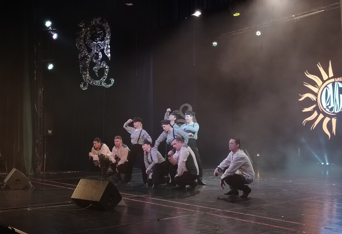 В Железногорске на сцене большого зала Дворца горняков, при поддержке федерального проекта «Пушкинская карта» национального проекта «Семья», инициированного Президентом Российской Федерации Владимиром Путиным, состоялось... В Железногорске на сцене большого зала Дворца горняков, при поддержке федерального проекта «Пушкинская карта» национального проекта «Семья», инициированного Президентом Российской Федерации Владимиром Путиным, состоялось...