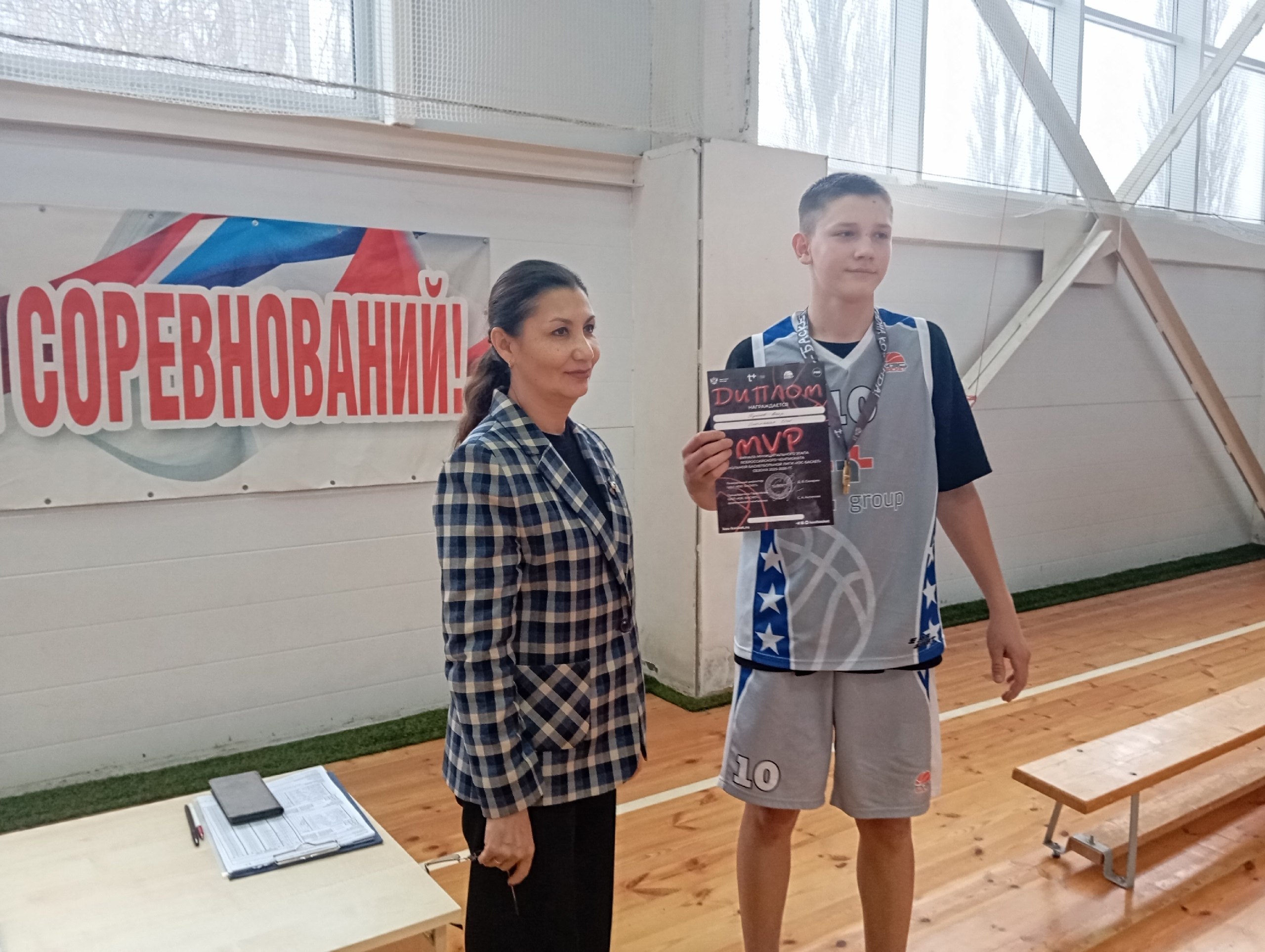 Сегодня на базе ФОК "Комета" п. Касторное состоялись муниципальные соревнования Всероссийских спортивных игр по баскетболу среди юношей «КЭС-Баскет» Сегодня на базе ФОК "Комета" п. Касторное состоялись муниципальные соревнования Всероссийских спортивных игр по баскетболу среди юношей «КЭС-Баскет»