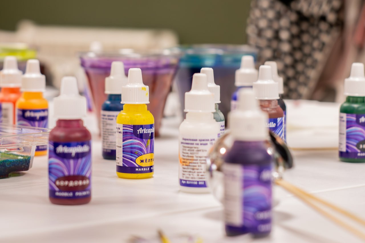 В креативном пространстве "Веранда" прошел зимний мастер-класс по технике эбру - искусству рисования на воде В креативном пространстве "Веранда" прошел зимний мастер-класс по технике эбру - искусству рисования на воде