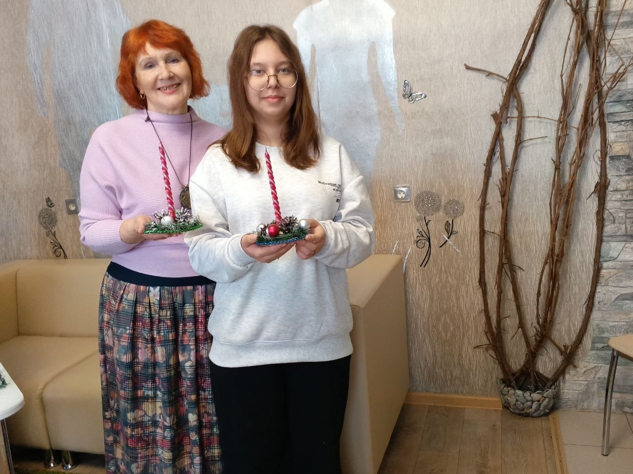 В преддверии Нового года в Щигровском центре соцпомощи семье и детям «Импульс» в формате «Бабушки и внуки» прошла встреча воспитанниц и участниц проекта «Курское долголетие» В преддверии Нового года в Щигровском центре соцпомощи семье и детям «Импульс» в формате «Бабушки и внуки» прошла встреча воспитанниц и участниц проекта «Курское долголетие»