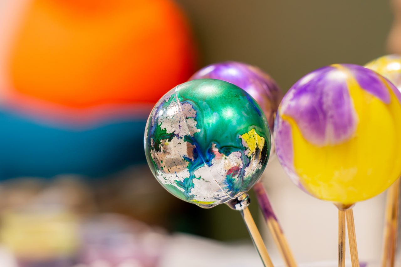 В креативном пространстве "Веранда" прошел зимний мастер-класс по технике эбру - искусству рисования на воде В креативном пространстве "Веранда" прошел зимний мастер-класс по технике эбру - искусству рисования на воде