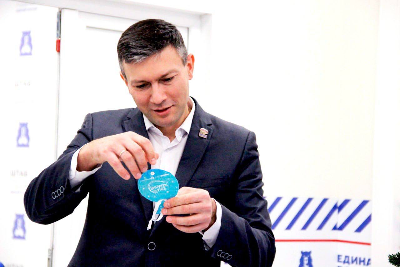 Время чудес наступает сейчас: партийцы присоединились к акции «Ёлка желаний» Время чудес наступает сейчас: партийцы присоединились к акции «Ёлка желаний»