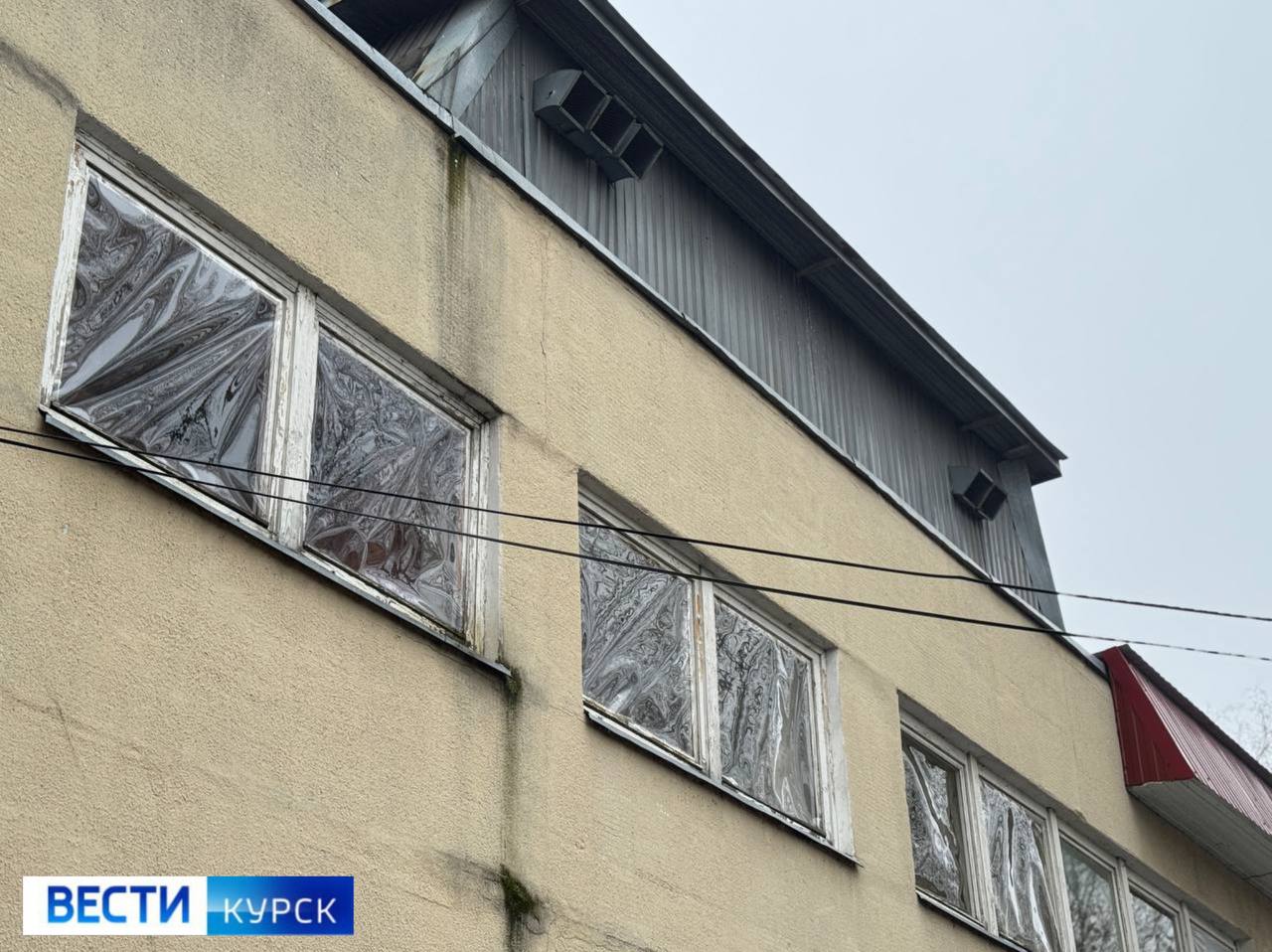 123 В детской больнице на Республиканской восстанавливают окна 123 В детской больнице на Республиканской восстанавливают окна