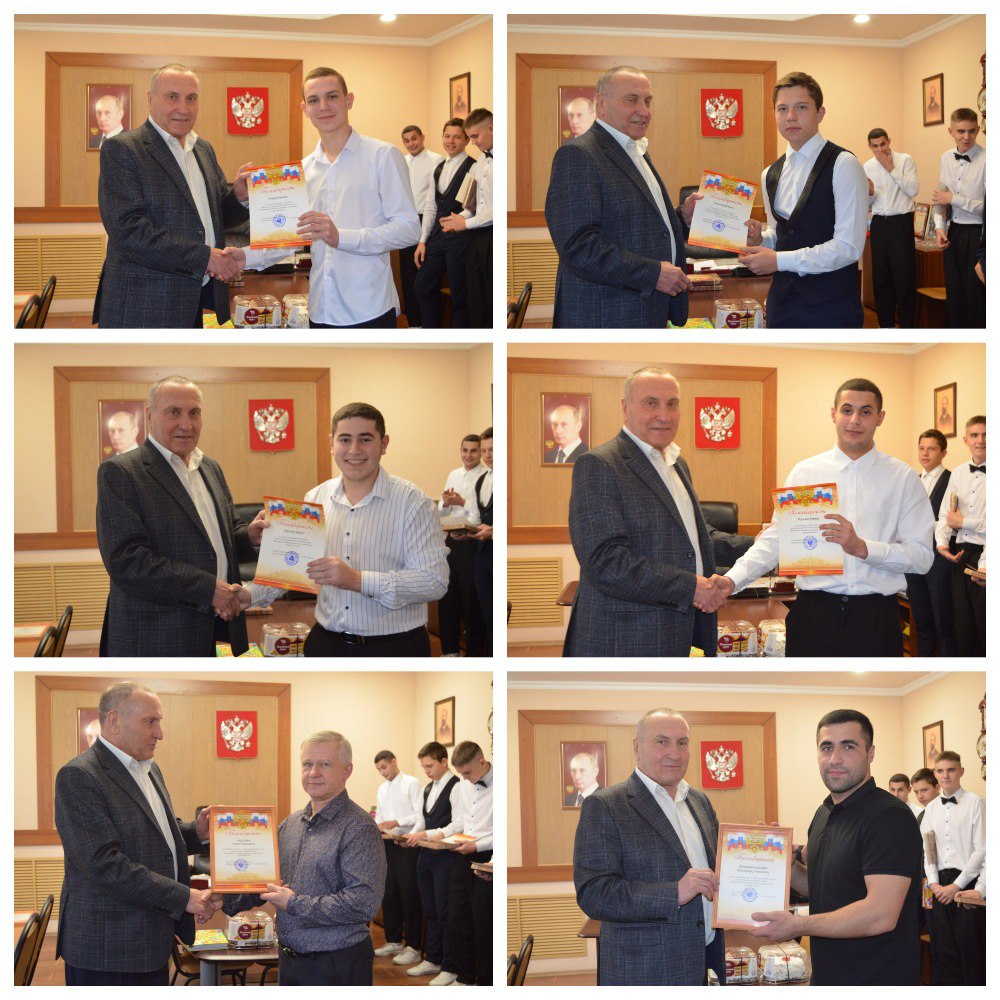 Михаил Игнатов: Сегодня я встретился с победителями Спартакиады школьных спортивных клубов — мужской и женской волейбольными командами, а также их тренерами