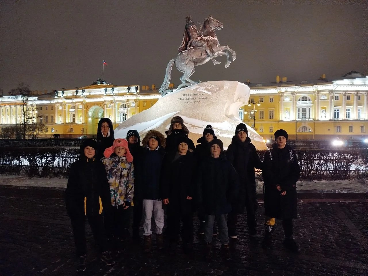 С 13 по 15 декабря наши баскетболисты приняли участие в Кубке "Термал системс" в Санкт-Петербурге С 13 по 15 декабря наши баскетболисты приняли участие в Кубке "Термал системс" в Санкт-Петербурге