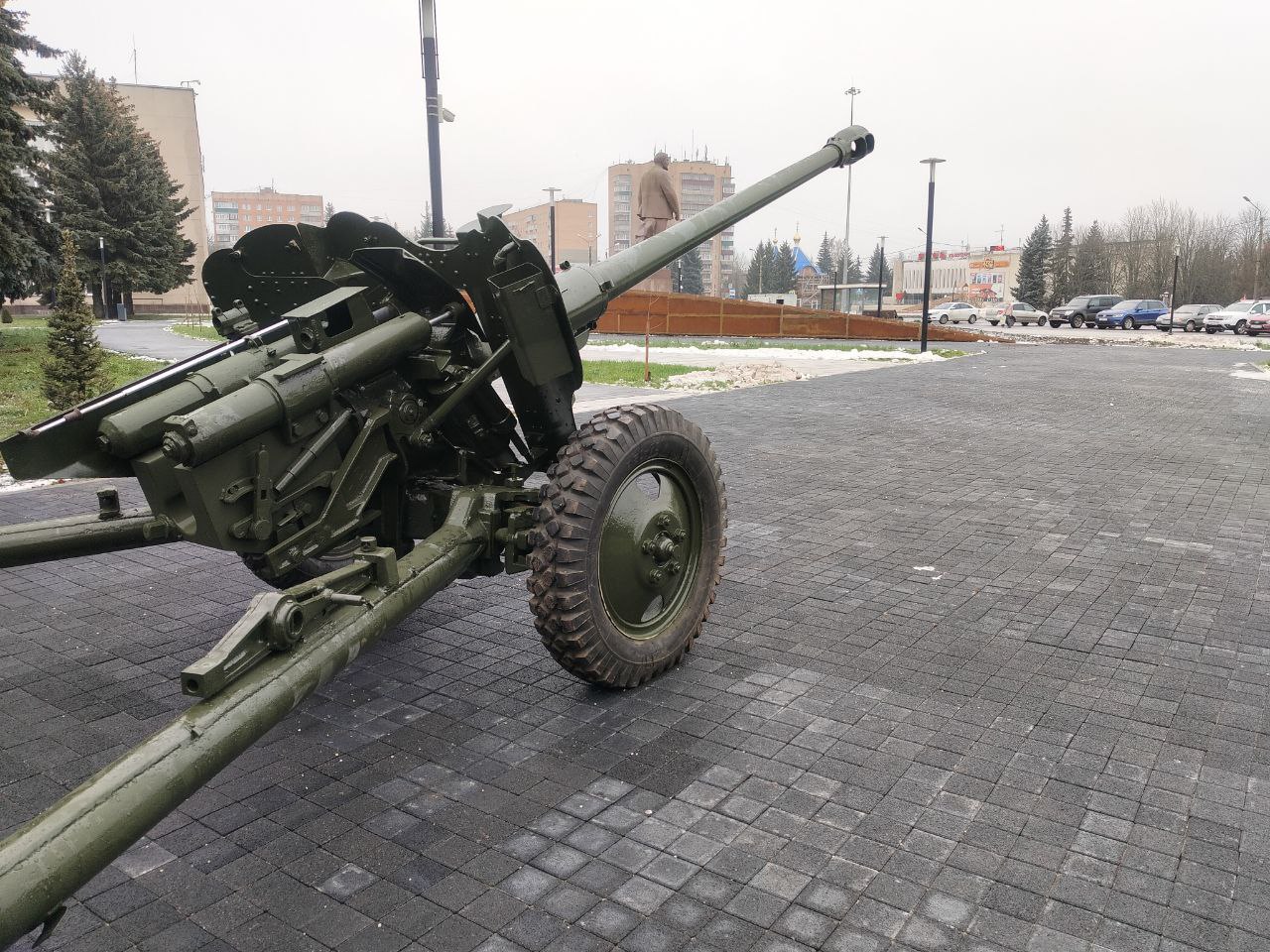 «Пушка» вернулась в сквер Воинской славы «Пушка» вернулась в сквер Воинской славы