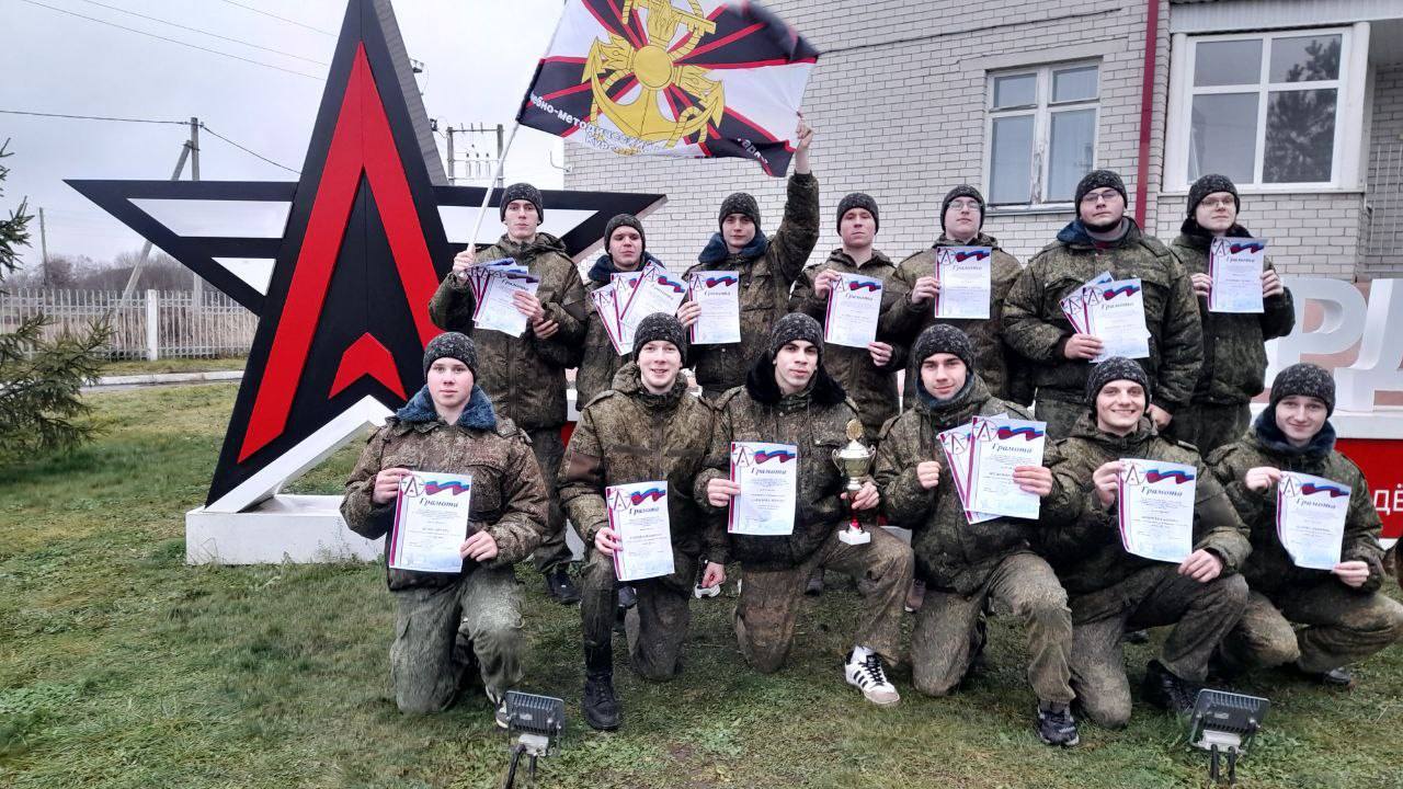 Молодёжь ЛДПР — в строю!. Активист Курского регионального отделения ЛДПР, член молодёжной организации партии Антон Кипреев успешно прошёл военные сборы на базе учебно-методического центра «Авангард» в Железногорском районе Молодёжь ЛДПР — в строю!. Активист Курского регионального отделения ЛДПР, член молодёжной организации партии Антон Кипреев успешно прошёл военные сборы на базе учебно-методического центра «Авангард» в Железногорском районе