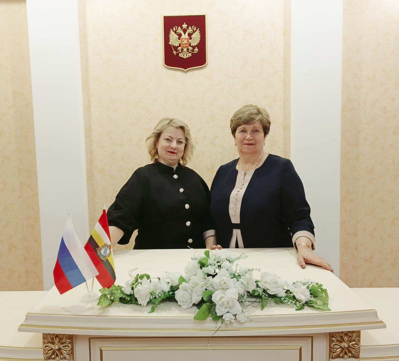 Сергей Цуканов: Уважаемые работники и ветераны отдела ЗАГС Администрации Фатежского района! От всей души поздравляю вас с профессиональным праздником! Сергей Цуканов: Уважаемые работники и ветераны отдела ЗАГС Администрации Фатежского района! От всей души поздравляю вас с профессиональным праздником!