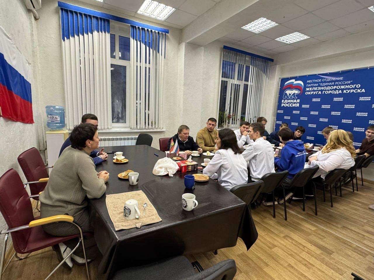 Обмен мнениями состоялся между единороссами и молодежью Обмен мнениями состоялся между единороссами и молодежью