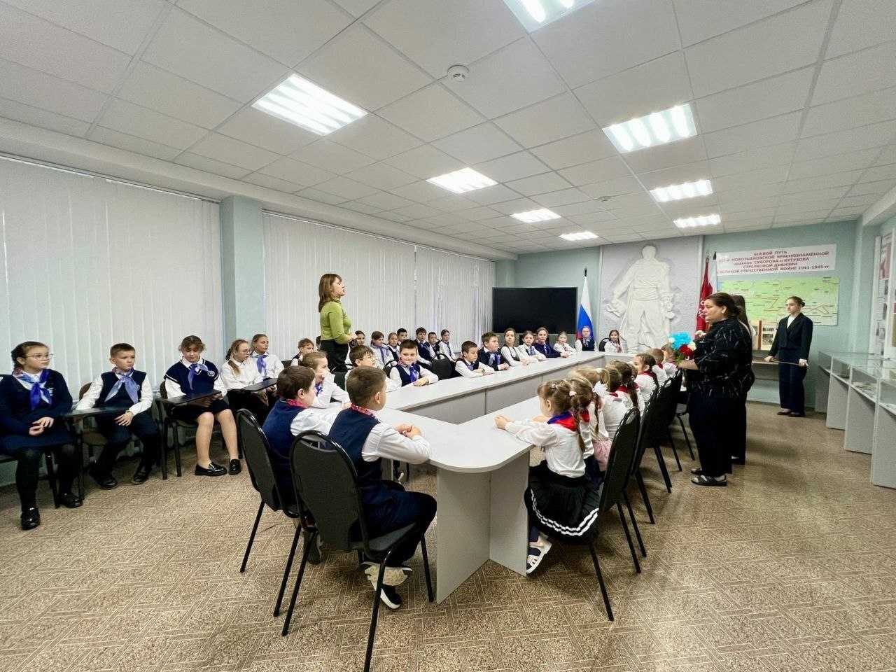 Воспитанники детского сада № 88 посетили Народный военно-исторический мемориальный музей школы № 20 имени А.А. Хмелевского Воспитанники детского сада № 88 посетили Народный военно-исторический мемориальный музей школы № 20 имени А.А. Хмелевского
