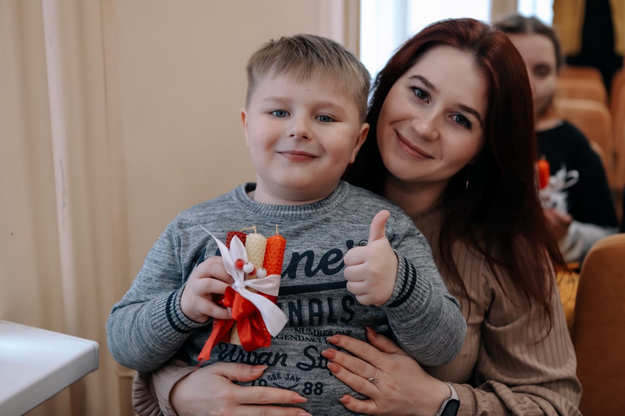 Во Дворце молодежи состоялась встреча клуба молодых семей «Академия счастья», где царила атмосфера творчества, открытий и, конечно, счастья Во Дворце молодежи состоялась встреча клуба молодых семей «Академия счастья», где царила атмосфера творчества, открытий и, конечно, счастья