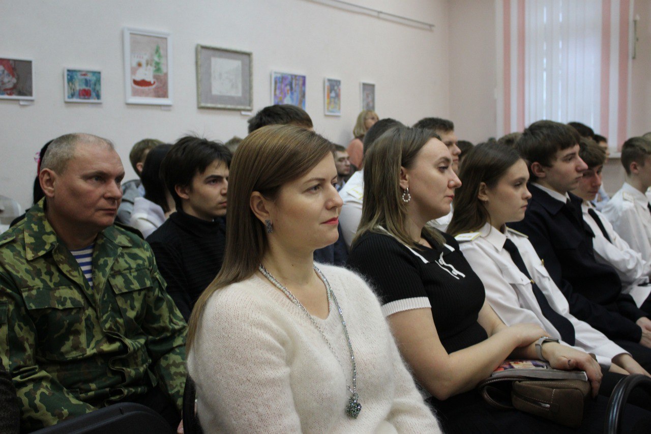 Сборники «Неувядающий цветок» и «Приграничье. На линии огня» представила в Центральной городской библиотеке имени Ф. А. Семенова при поддержке комитета культуры и туризма города Курска одна из самых ярких представителей... Сборники «Неувядающий цветок» и «Приграничье. На линии огня» представила в Центральной городской библиотеке имени Ф. А. Семенова при поддержке комитета культуры и туризма города Курска одна из самых ярких представителей...