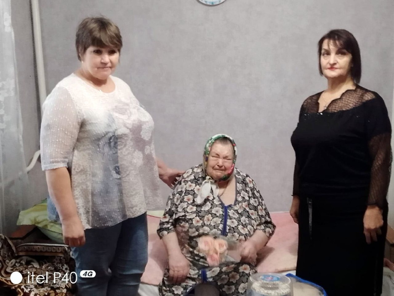 ПОЗДРАВЛЕНИЕ С ЮБИЛЕЕМ. 90-летний юбилей отпраздновала Мария Дмитриевна Алфёрова, жительница села Хмелевое ПОЗДРАВЛЕНИЕ С ЮБИЛЕЕМ. 90-летний юбилей отпраздновала Мария Дмитриевна Алфёрова, жительница села Хмелевое