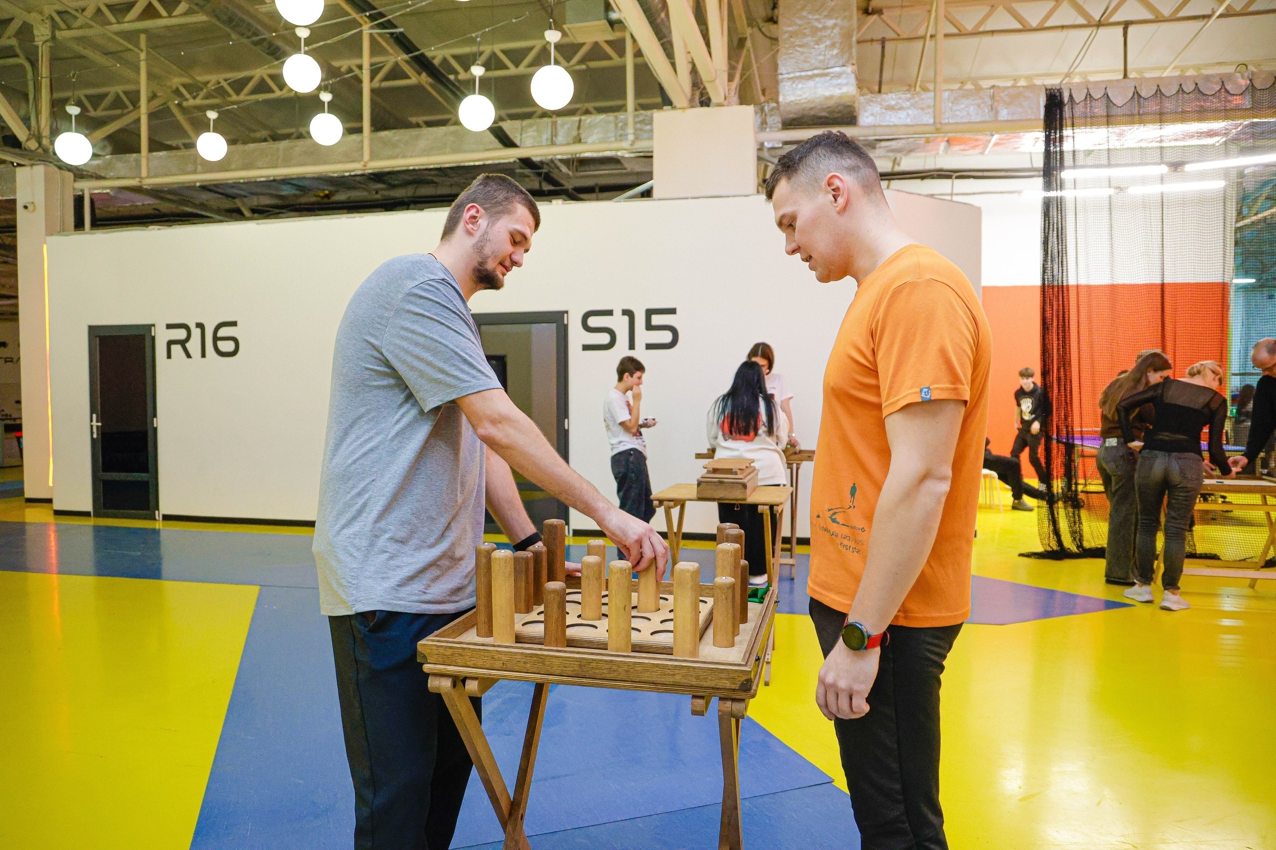 В Курской области прошёл турнир по настольным играм для работающей молодёжи В Курской области прошёл турнир по настольным играм для работающей молодёжи