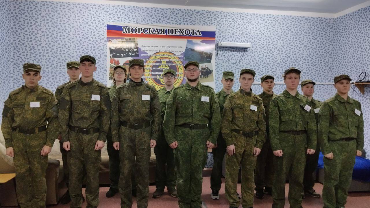 Молодёжь ЛДПР — в строю!. Активист Курского регионального отделения ЛДПР, член молодёжной организации партии Антон Кипреев успешно прошёл военные сборы на базе учебно-методического центра «Авангард» в Железногорском районе Молодёжь ЛДПР — в строю!. Активист Курского регионального отделения ЛДПР, член молодёжной организации партии Антон Кипреев успешно прошёл военные сборы на базе учебно-методического центра «Авангард» в Железногорском районе