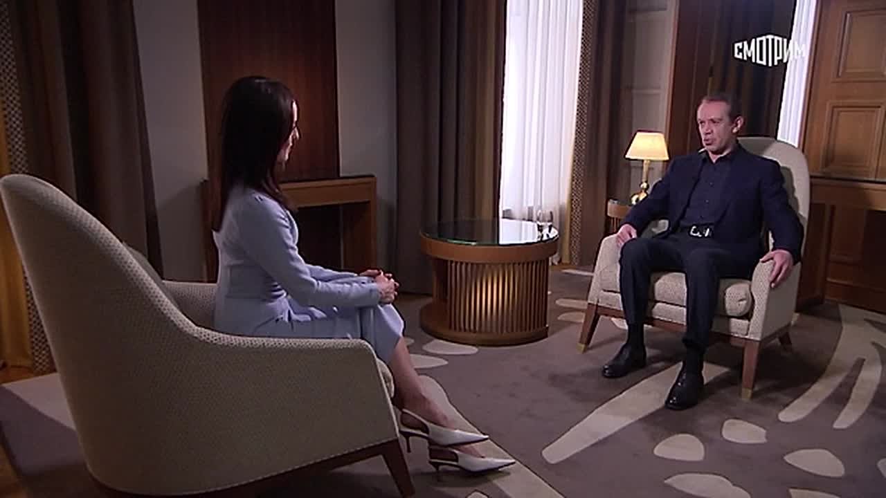 "Кассы открывались в 11 утра, а зрители стали занимать очередь с 8 часов вечера": Владимир Машков в интервью Александре Суворовой на "России 24" рассказал, как проходили гастроли Московского театра Олега Табакова в Курске