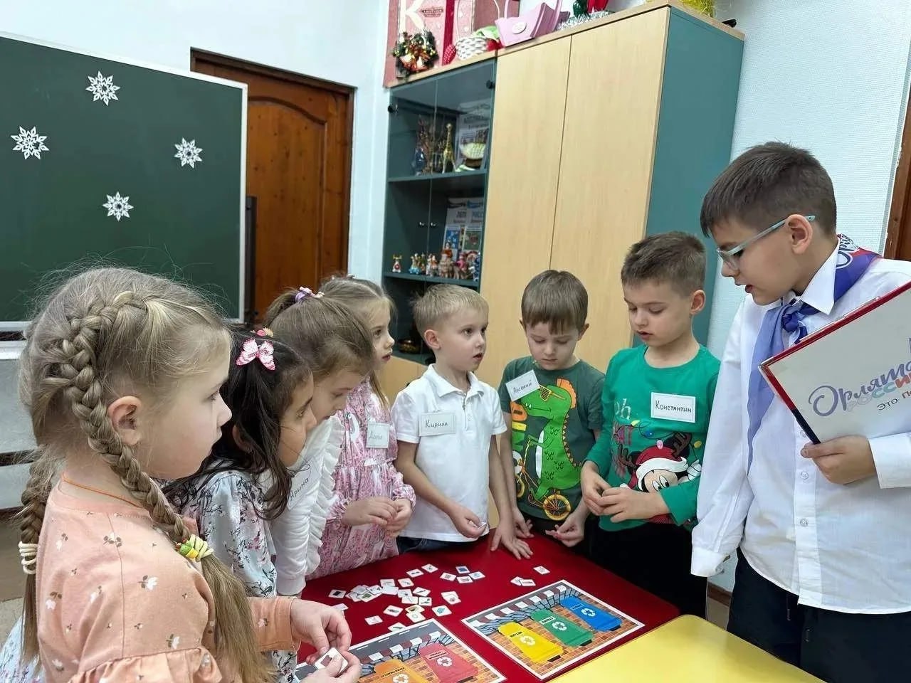 В детском саду № 87 прошла торжественная церемония посвящения детей в движение «Орлята-дошколята» В детском саду № 87 прошла торжественная церемония посвящения детей в движение «Орлята-дошколята»