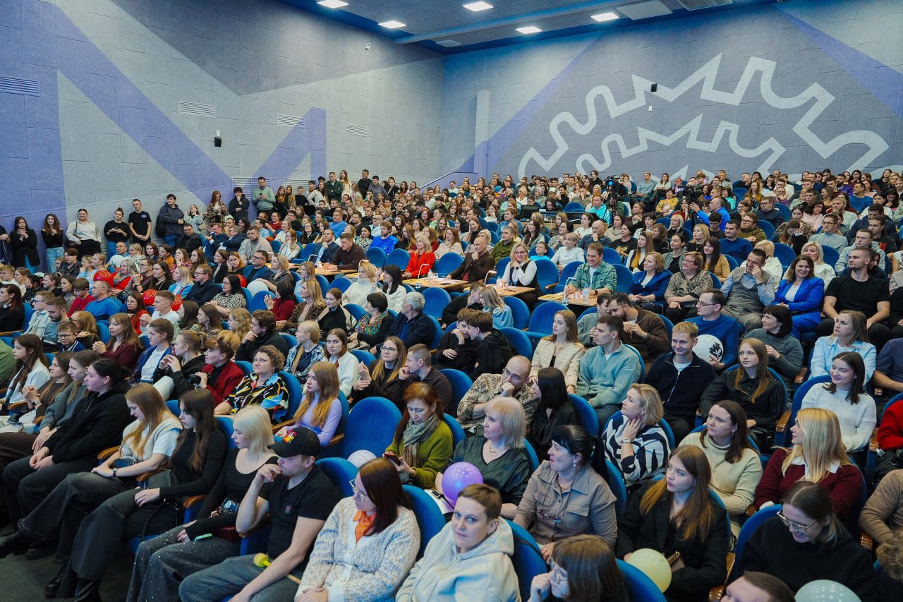 В Городском молодежном центре «Гелиос» состоялся финал Курской лиги КВН В Городском молодежном центре «Гелиос» состоялся финал Курской лиги КВН