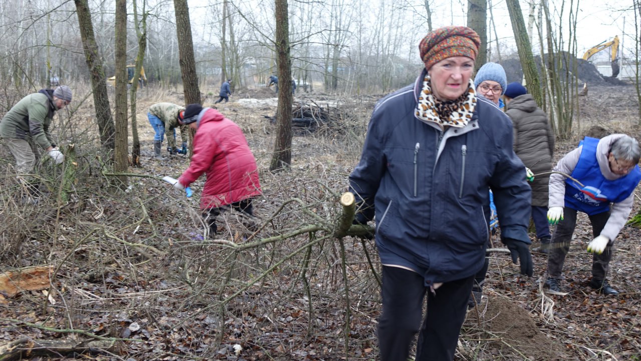 Игорь Корпунков: Пока погода позволяет, продолжаем субботники на территории, прилегающей к «Теплому берегу-3.0» Игорь Корпунков: Пока погода позволяет, продолжаем субботники на территории, прилегающей к «Теплому берегу-3.0»
