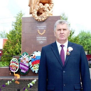 Николай Волобуев: Сегодня в зале Администрации Беловского района Курской области с начальником управления образования Шаповаловым А.В., в торжественной обстановке вручил удостоверения знака отличия «Отличник просвещения»...