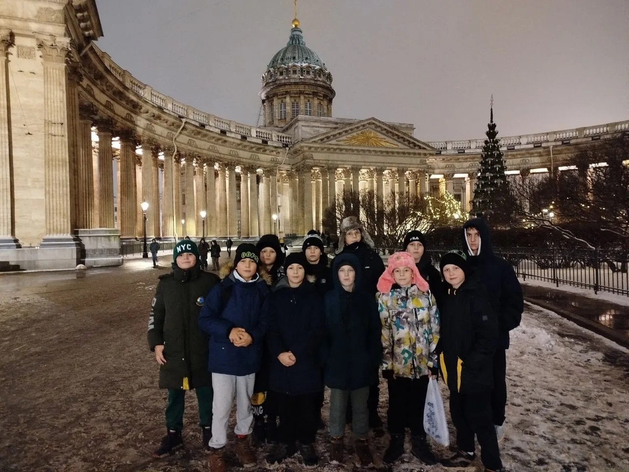 С 13 по 15 декабря наши баскетболисты приняли участие в Кубке "Термал системс" в Санкт-Петербурге