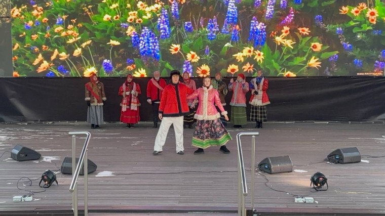 В рамках Фестиваля "Зима на Полугоре" город Курчатов был представлен делегацией, в состав которой вошли творческие коллективы Дворца культуры: В рамках Фестиваля "Зима на Полугоре" город Курчатов был представлен делегацией, в состав которой вошли творческие коллективы Дворца культуры: