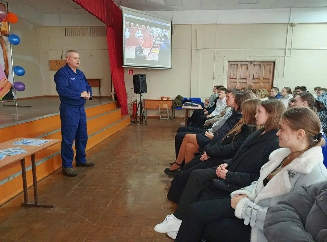 В средней школе № 29 им. И.Н. Зикеева прошла увлекательная встреча с представителями Военной орденов Кутузова Академии Военно-воздушной обороны Вооруженных Сил Российской Федерации имени Маршала Советского Союза А.М.... В средней школе № 29 им. И.Н. Зикеева прошла увлекательная встреча с представителями Военной орденов Кутузова Академии Военно-воздушной обороны Вооруженных Сил Российской Федерации имени Маршала Советского Союза А.М....