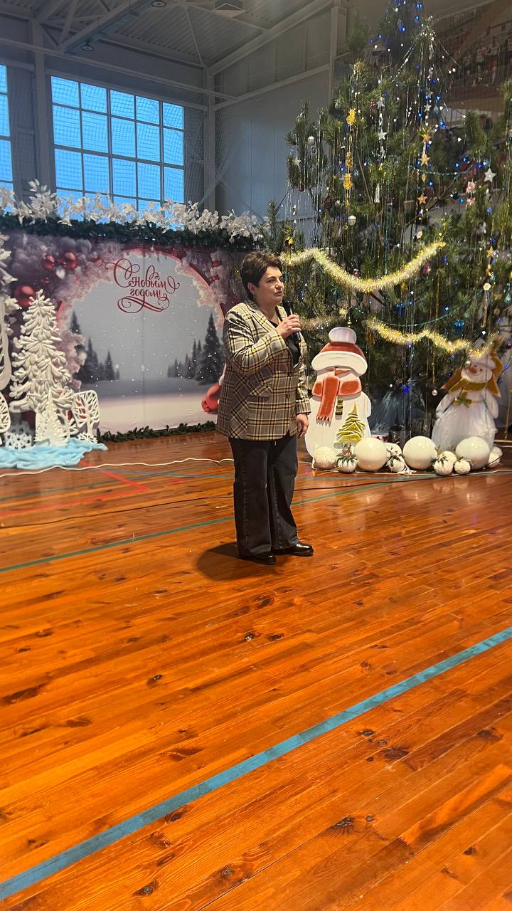 Сергей Цуканов: Совместно с коллегами, руководством администраций приграничных районов - Суджанского, Льговского, Кореневского, Беловского, Глушковского -поздравили с наступающим Новым годом и Рождеством Христовым жителей... Сергей Цуканов: Совместно с коллегами, руководством администраций приграничных районов - Суджанского, Льговского, Кореневского, Беловского, Глушковского -поздравили с наступающим Новым годом и Рождеством Христовым жителей...