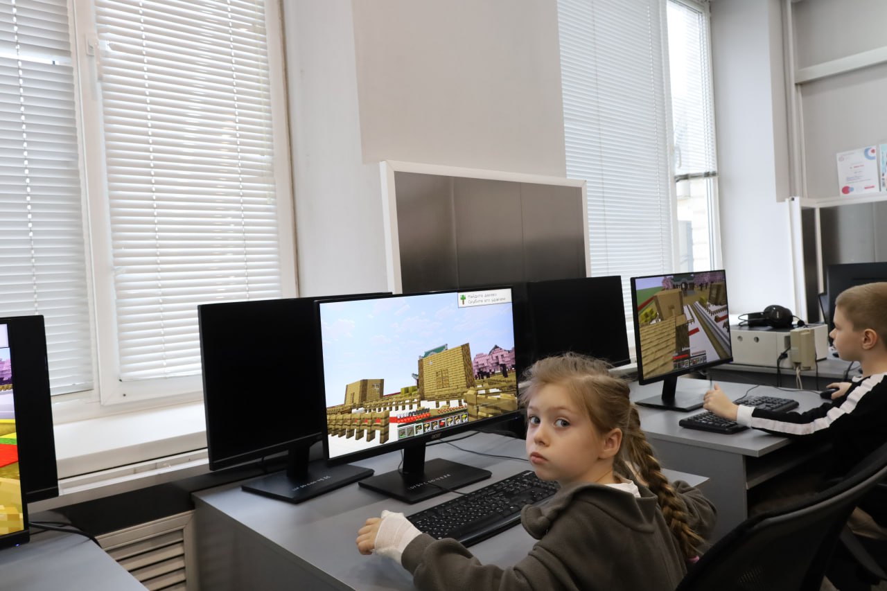 18 декабря на площадке Курского государственного политехнического колледжа состоялся региональный фестиваль «Цифровое искусство» 18 декабря на площадке Курского государственного политехнического колледжа состоялся региональный фестиваль «Цифровое искусство»