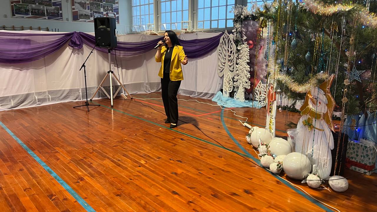 Сергей Цуканов: Совместно с коллегами, руководством администраций приграничных районов - Суджанского, Льговского, Кореневского, Беловского, Глушковского -поздравили с наступающим Новым годом и Рождеством Христовым жителей... Сергей Цуканов: Совместно с коллегами, руководством администраций приграничных районов - Суджанского, Льговского, Кореневского, Беловского, Глушковского -поздравили с наступающим Новым годом и Рождеством Христовым жителей...