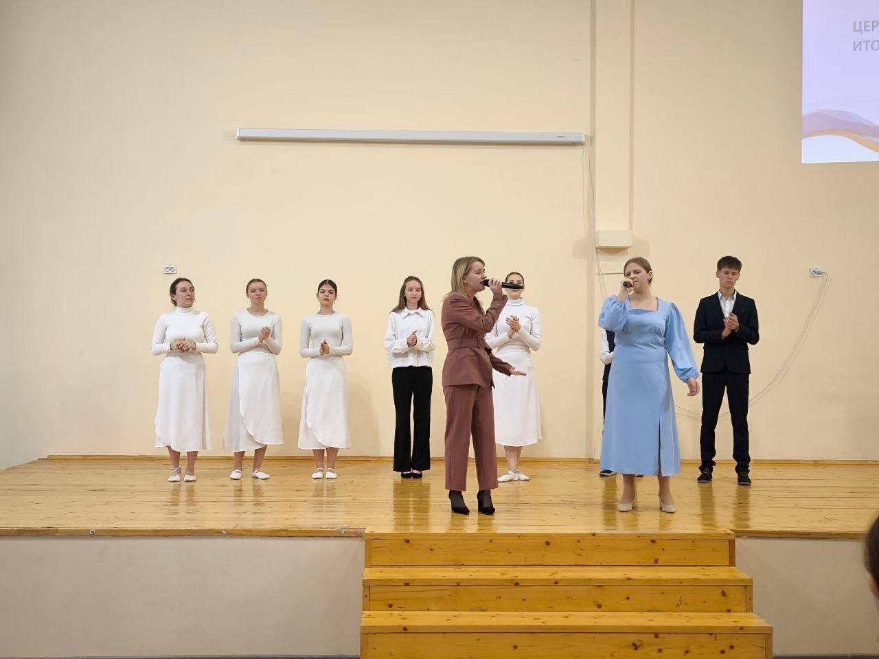 С участием единороссов в школе №53 Курска подвели итоги Года защитника Отечества С участием единороссов в школе №53 Курска подвели итоги Года защитника Отечества