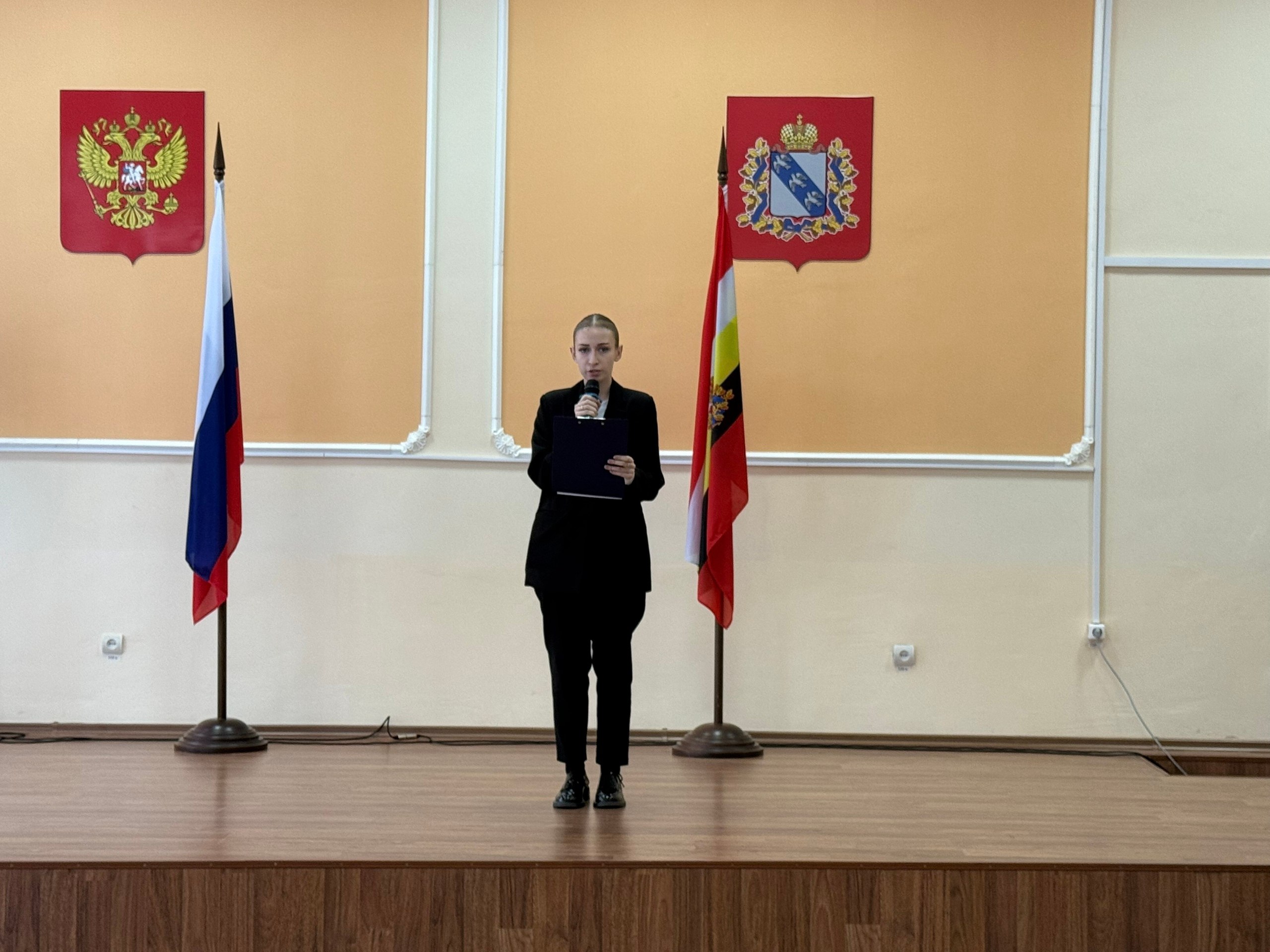 "Светлая" профессия!. День энергетика – это повод выразить огромную благодарность людям, чей труд обеспечивает стабильное развитие нашего района! Высокое напряжение, ответственность и постоянная готовность к действию – вот... "Светлая" профессия!. День энергетика – это повод выразить огромную благодарность людям, чей труд обеспечивает стабильное развитие нашего района! Высокое напряжение, ответственность и постоянная готовность к действию – вот...