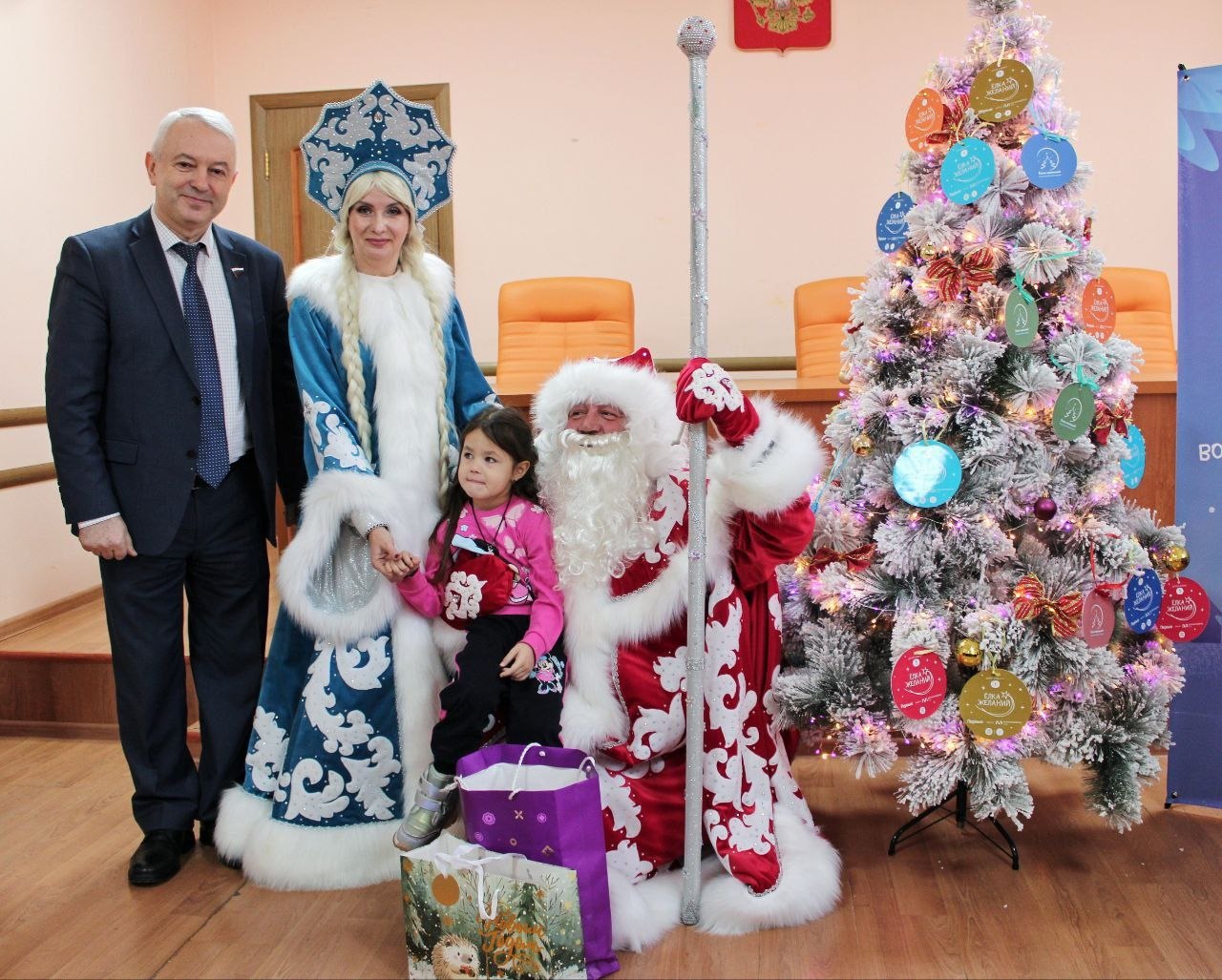 Юные мечтатели загадали свои желания, а волшебники сделали их реальностью! Именно таким — полным ярких эмоций детей, искренней радости в глазах, предвкушения и даже нетерпеливого ожидания — стало мероприятие в рамках акции... Юные мечтатели загадали свои желания, а волшебники сделали их реальностью! Именно таким — полным ярких эмоций детей, искренней радости в глазах, предвкушения и даже нетерпеливого ожидания — стало мероприятие в рамках акции...