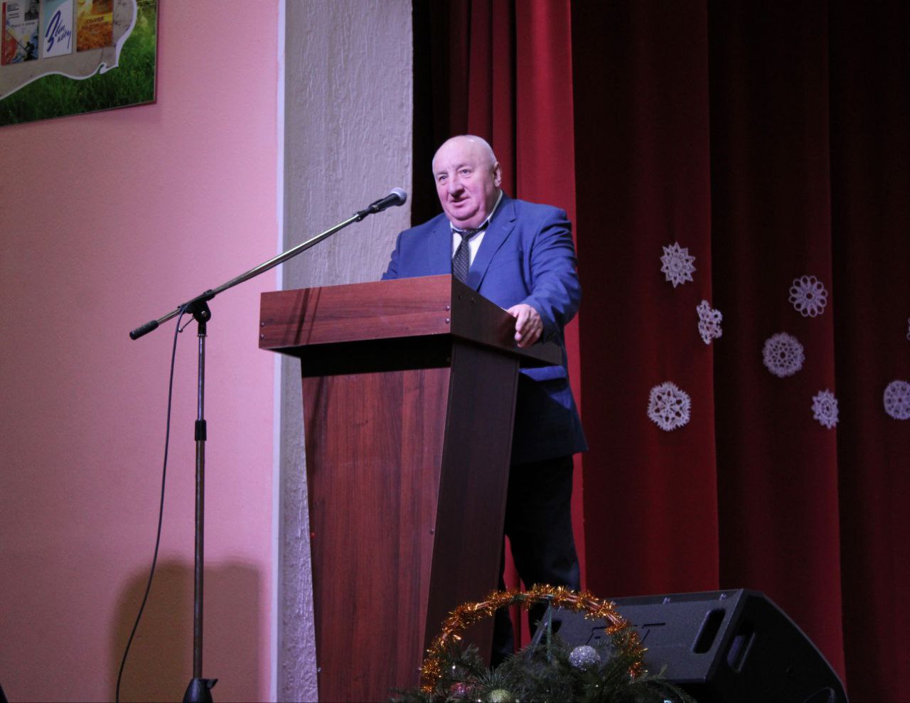 Геннадий Енютин: В красивую дату – 25 декабря 2025 года по сложившейся традиции в зале районного Дома культуры встретились учащиеся и педагоги, чьи заслуги в учебе, творчестве, спорте были отмечены на муниципальном и... Геннадий Енютин: В красивую дату – 25 декабря 2025 года по сложившейся традиции в зале районного Дома культуры встретились учащиеся и педагоги, чьи заслуги в учебе, творчестве, спорте были отмечены на муниципальном и...