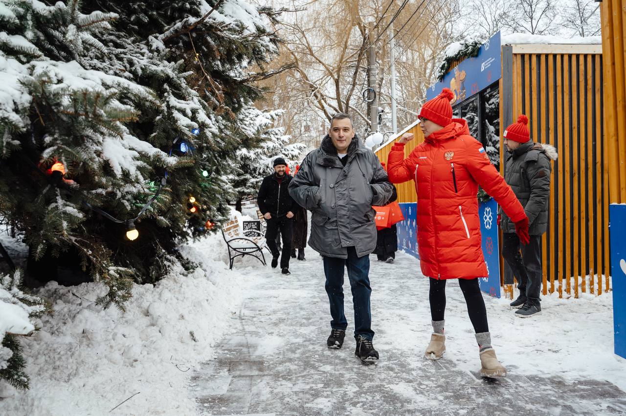 Александр Хинштейн: Как и обещал, открыли сегодня бесплатный каток в обновлённом парке Пионеров Александр Хинштейн: Как и обещал, открыли сегодня бесплатный каток в обновлённом парке Пионеров