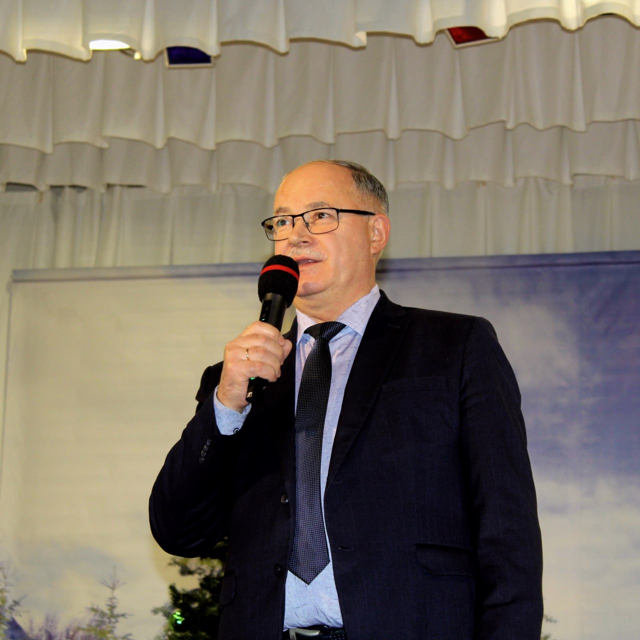 Юрий Астахов: Дорогие друзья, жители Щигровского района! Юрий Астахов: Дорогие друзья, жители Щигровского района!