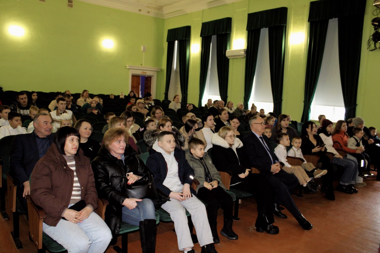 Юрий Астахов: Дорогие друзья, жители Щигровского района! Юрий Астахов: Дорогие друзья, жители Щигровского района!