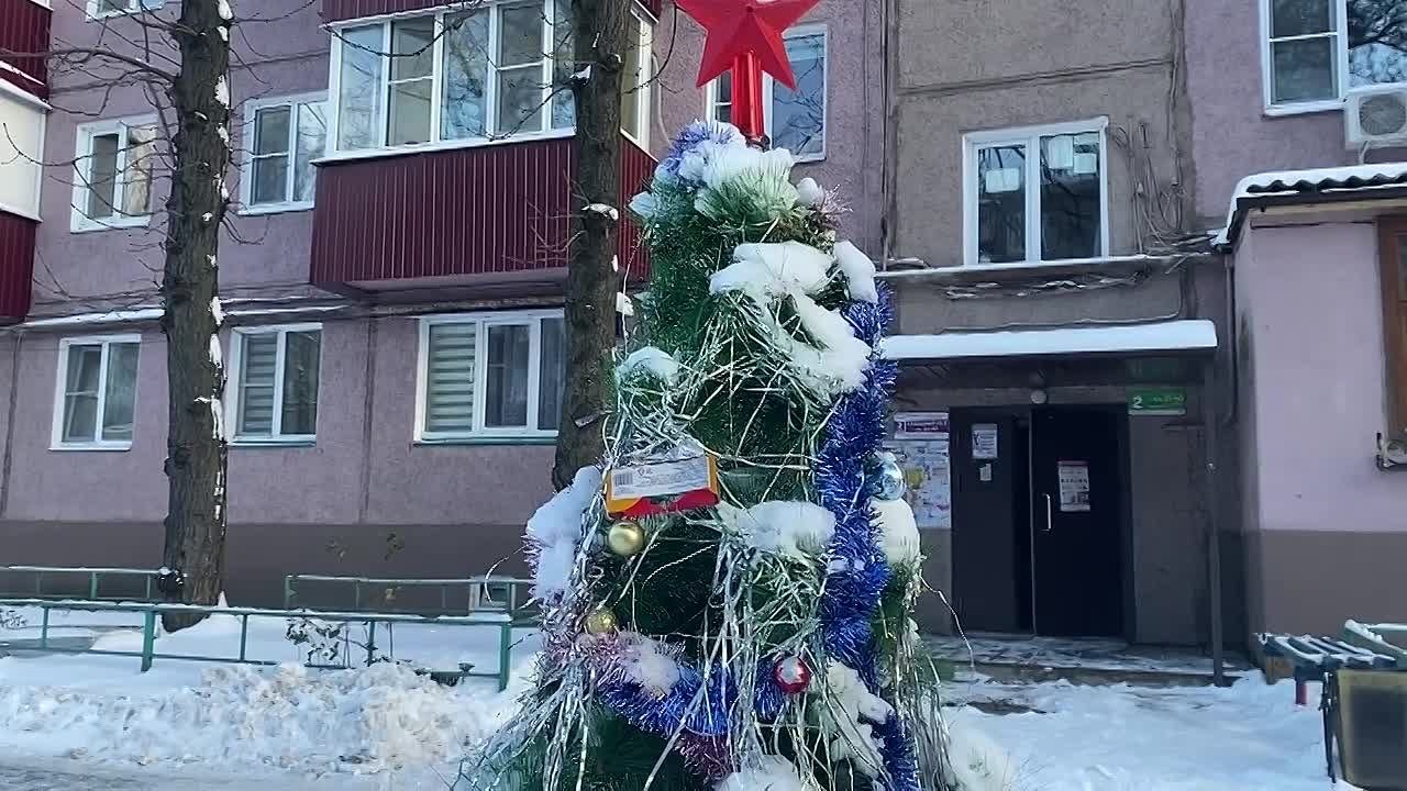 Евгений Маслов: Сегодня исполнил роль Деда Мороза и посетил многодетную семью Разиньковых, подарив детям радость и волшебство праздника