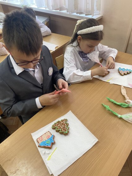 В МБОУ «Лицей №3» состоялся семинар учителей ОРКСЭ и учителей начальных классов на тему «Семейные ценности как неотъемлемая часть духовно-нравственного воспитания подрастающего поколения» В МБОУ «Лицей №3» состоялся семинар учителей ОРКСЭ и учителей начальных классов на тему «Семейные ценности как неотъемлемая часть духовно-нравственного воспитания подрастающего поколения»