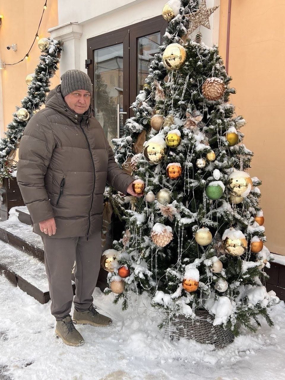 Андрей Телегин: Уважаемые жители и гости Курского района! Поздравляю вас с самыми семейными и теплыми наступающими праздниками – Новым Годом и Рождеством Христовым!