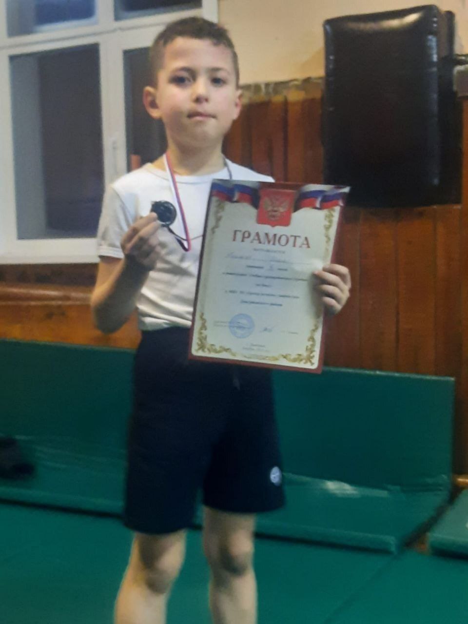 НОВОГОДНИЕ КАНИКУЛЫ - СО СПОРТОМ! НОВОГОДНИЕ КАНИКУЛЫ - СО СПОРТОМ!