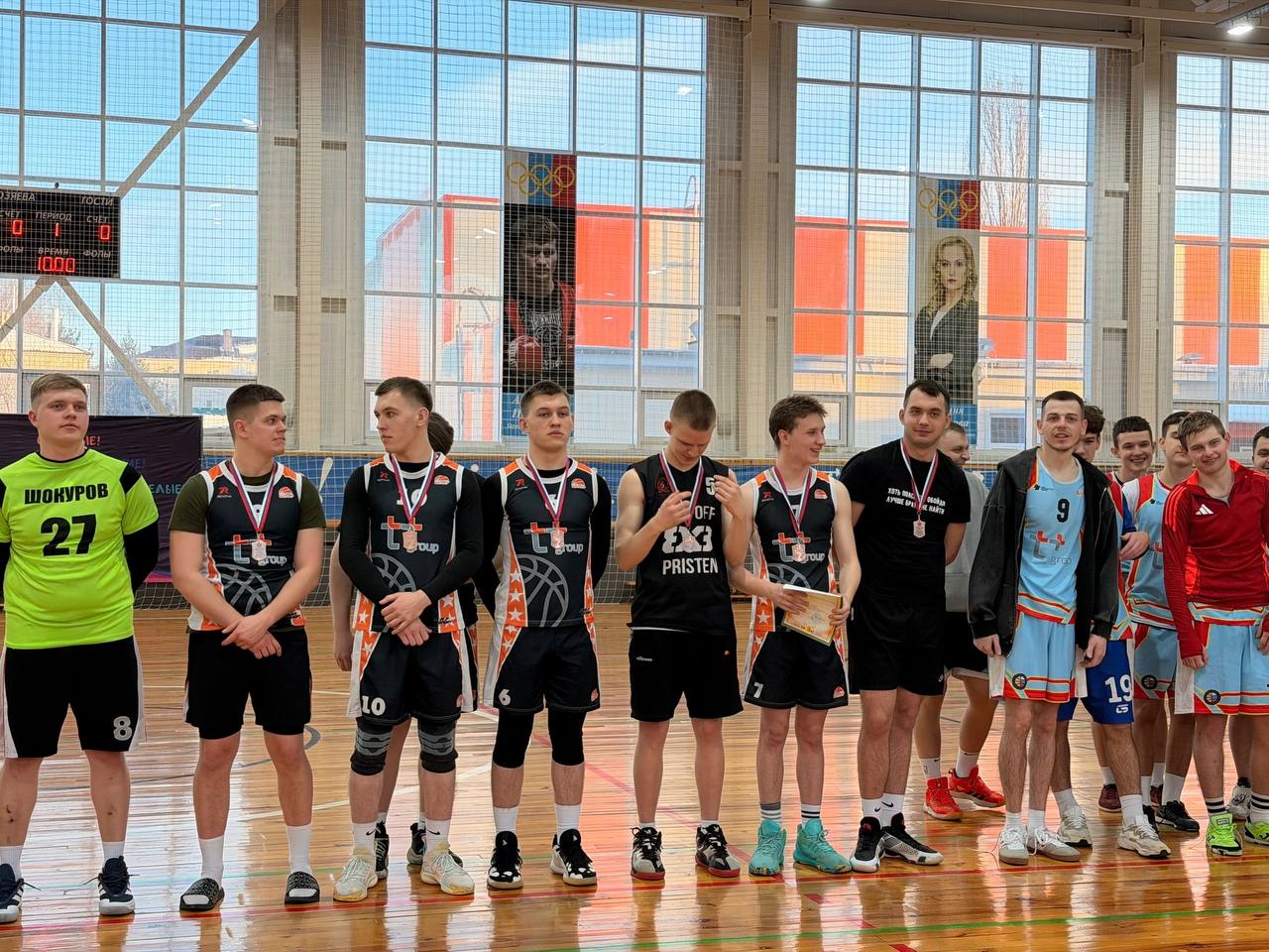 Виктор Петров: В физкультурно-оздоровительном комплексе «Русич» состоялся традиционный новогодний турнир по баскетболу среди мужских команд Пристенского района Виктор Петров: В физкультурно-оздоровительном комплексе «Русич» состоялся традиционный новогодний турнир по баскетболу среди мужских команд Пристенского района