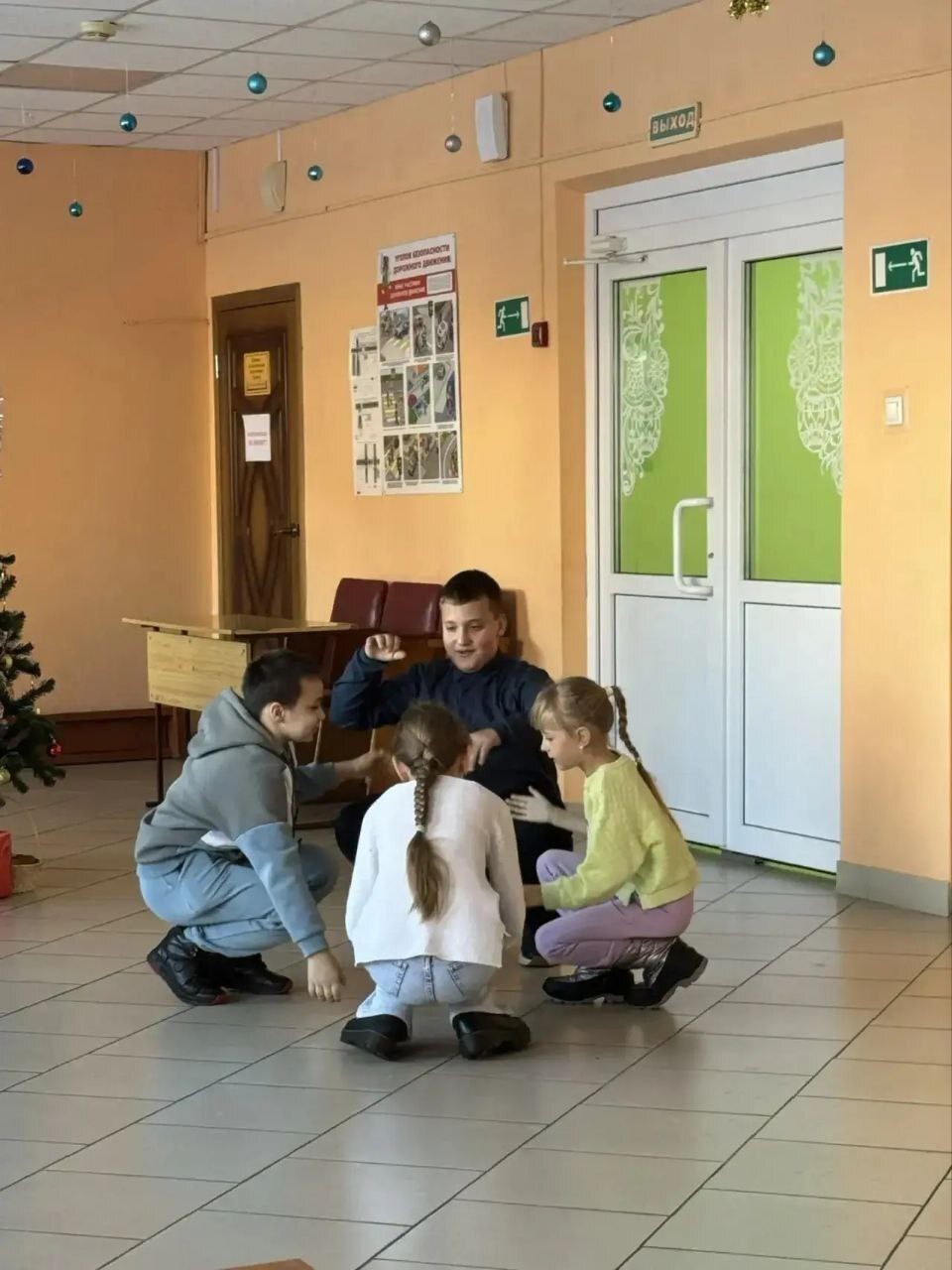 В Центре детского творчества прошла конкурсно-игровая программа для детей «Новогодний переполох» В Центре детского творчества прошла конкурсно-игровая программа для детей «Новогодний переполох»